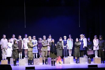 Спектакль "Недетское время"