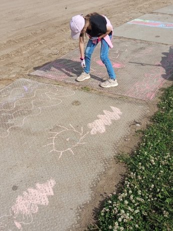 В гостях у " Каляки- маляки" 